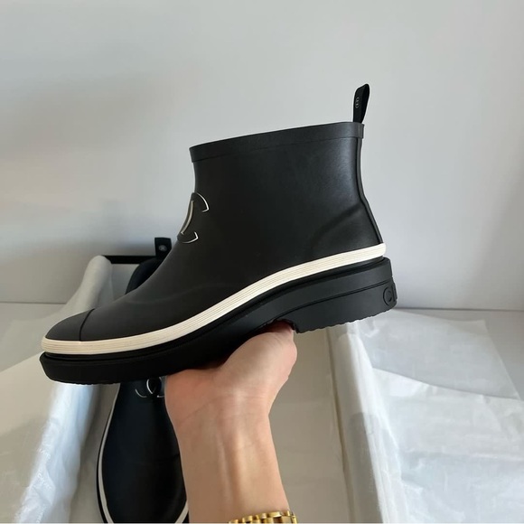 Chanel Black Short Rain Boots 2023 - Picture 5 of 11